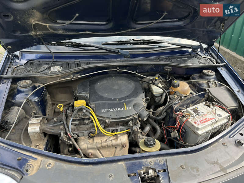 Седан Renault Logan 2010 в Лохвице