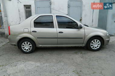 Седан Renault Logan 2011 в 