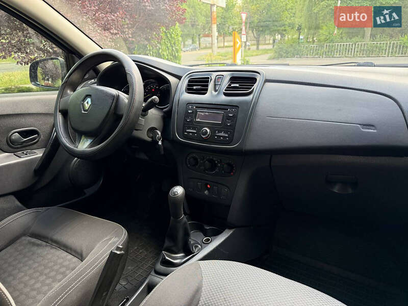 Універсал Renault Logan 2013 в Дніпрі