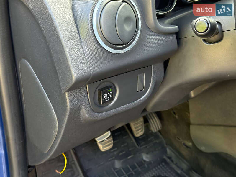 Універсал Renault Logan 2013 в Дніпрі