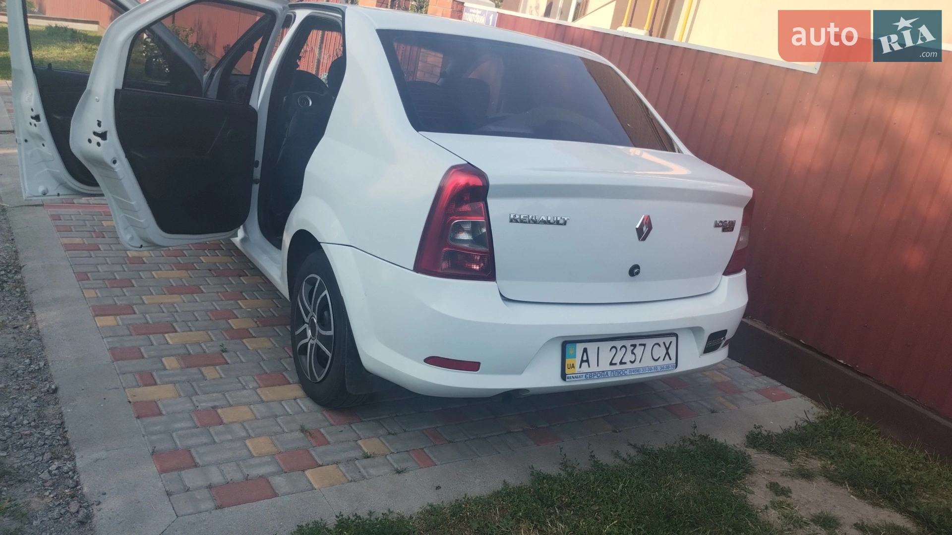 2011 Renault Logan - мініатюра 10