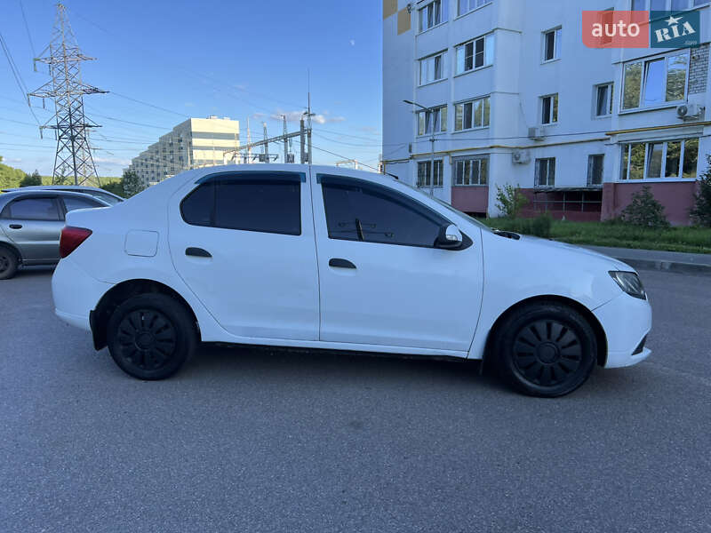 Седан Renault Logan 2013 в Харкові