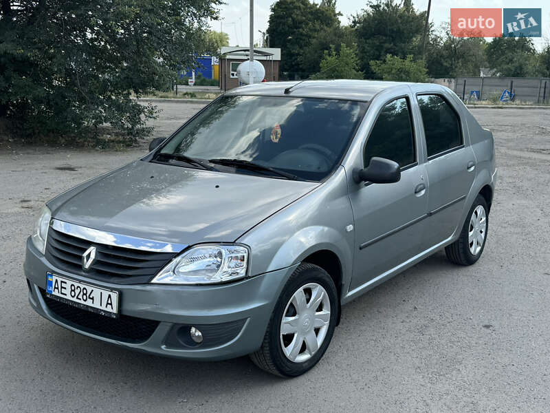Renault Logan 2010
