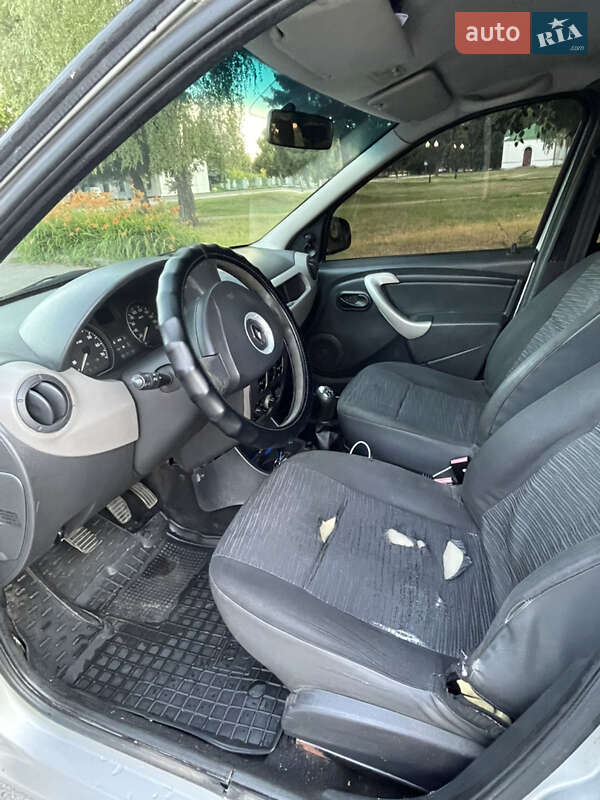 Седан Renault Logan 2010 в Полтаве