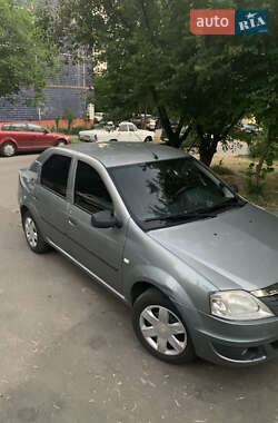 Седан Renault Logan 2010 в 