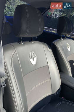 Седан Renault Logan 2010 в 
