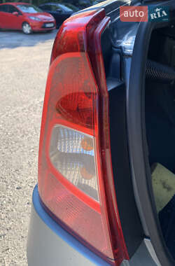 Седан Renault Logan 2010 в 