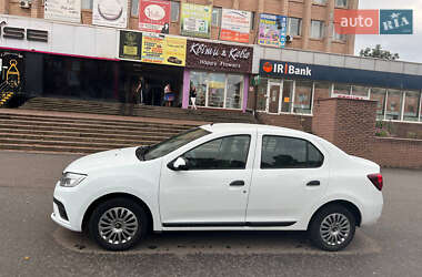 Седан Renault Logan 2019 в 