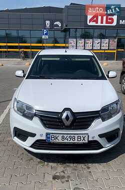 Седан Renault Logan 2017 в 