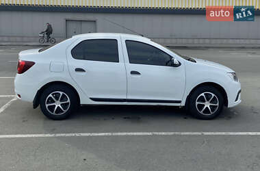 Седан Renault Logan 2019 в 