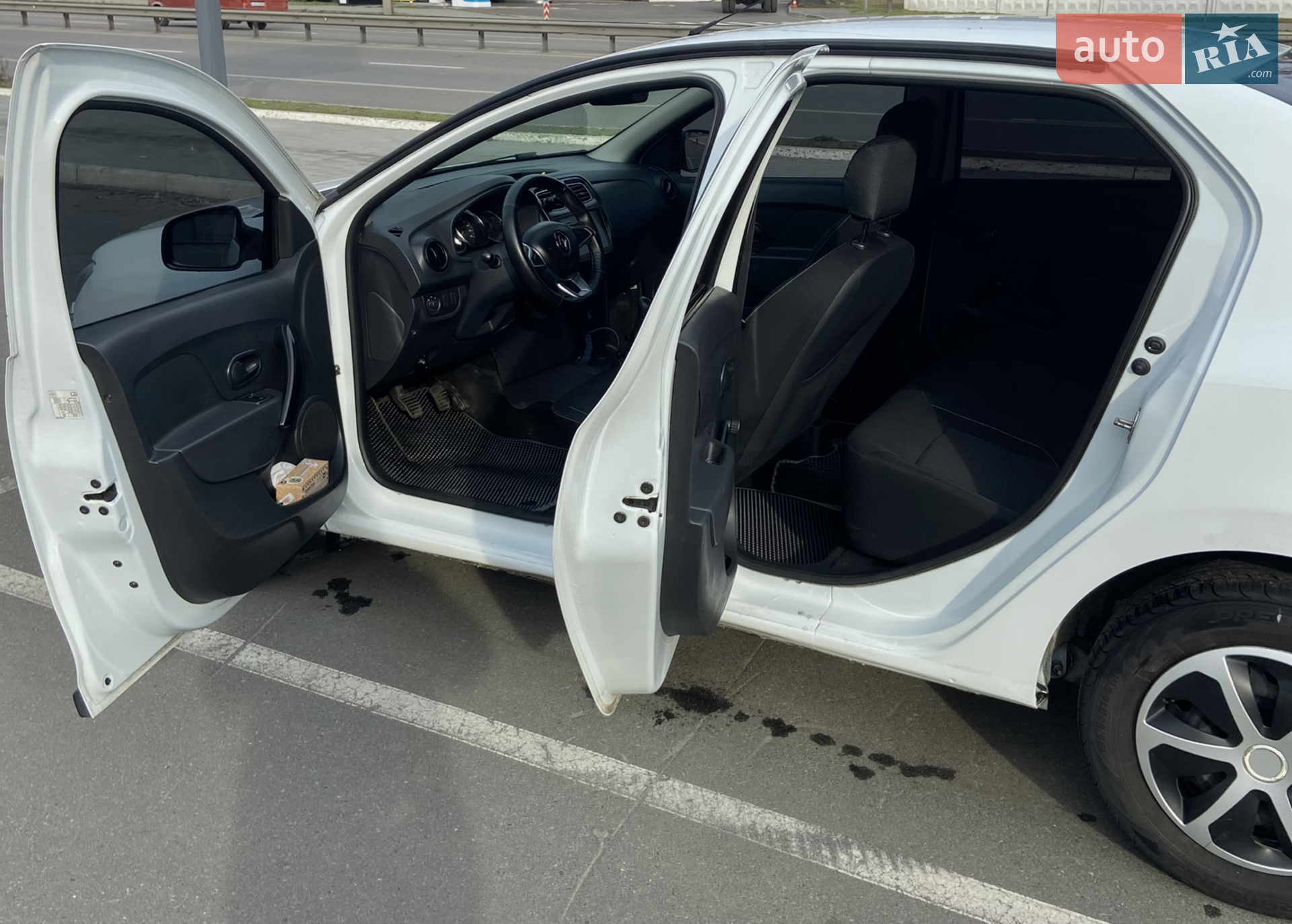 2019 Renault Logan - мініатюра 11