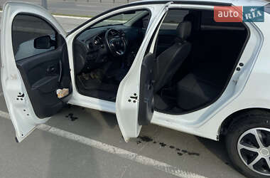 Седан Renault Logan 2019 в 