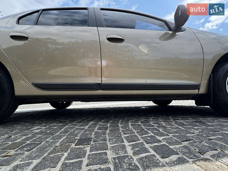 Седан Renault Logan 2020 в Днепре