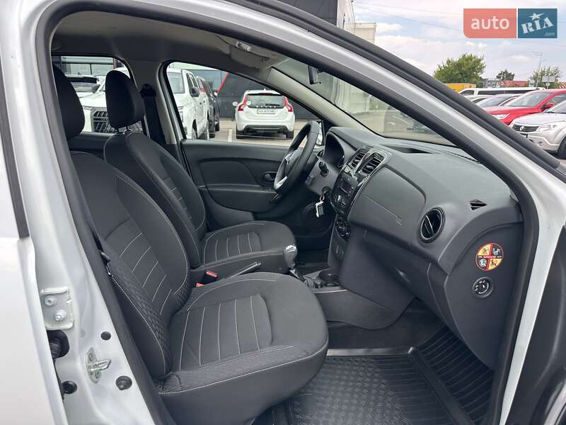 Седан Renault Logan 2021 в Киеве