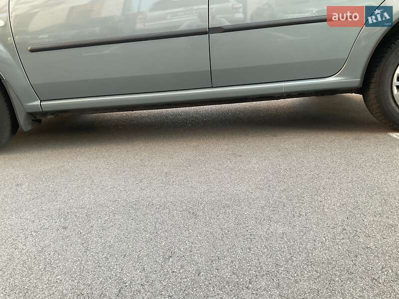 Седан Renault Logan 2011 в Киеве