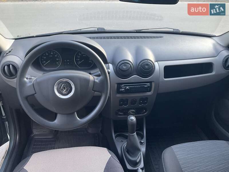 Седан Renault Logan 2011 в Киеве