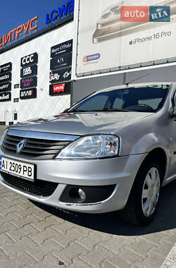 Седан Renault Logan 2010 в 