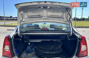 Седан Renault Logan 2010 в 
