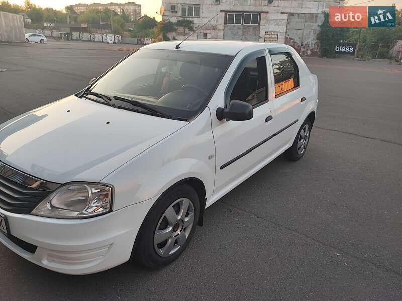 Седан Renault Logan 2012 в Кривом Роге