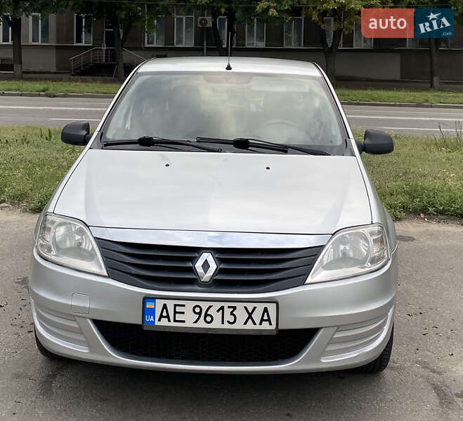 Renault Logan 2010