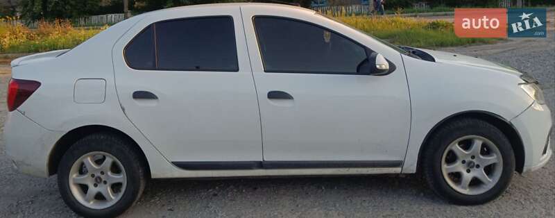 Седан Renault Logan 2017 в Нетешине