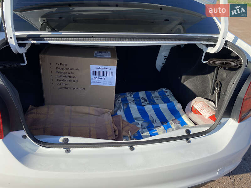 Седан Renault Logan 2019 в Бобровиці