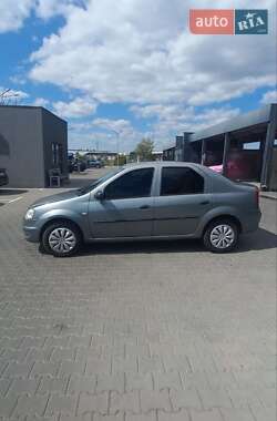 Седан Renault Logan 2010 в 