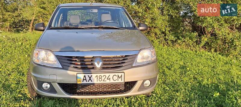 Седан Renault Logan 2011 в Турці