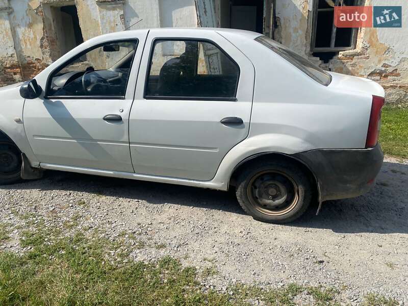 Седан Renault Logan 2012 в Дубно