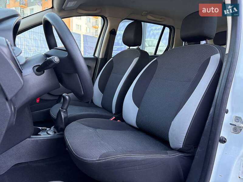 Универсал Renault Logan 2015 в Виннице фото 10 Универсал Renault Logan 2015 в Виннице