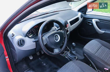 Седан Renault Logan 2011 в 