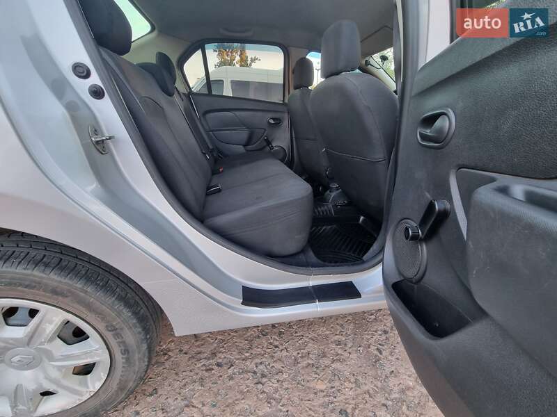 Седан Renault Logan 2013 в Кривом Роге