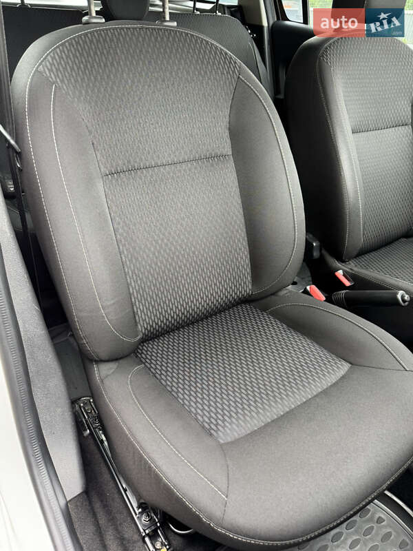 Универсал Renault Logan 2017 в Каменском фото 8 Универсал Renault Logan 2017 в Каменском