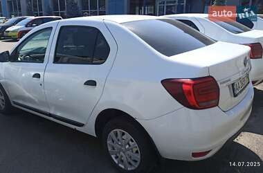 Седан Renault Logan 2017 в 