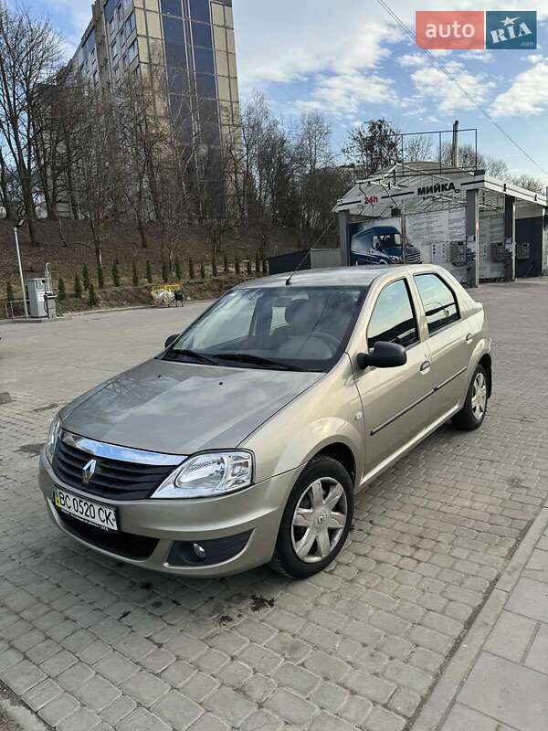 Седан Renault Logan 2011 в Львове