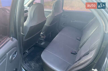 Седан Renault Logan 2012 в 