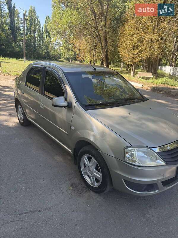 Седан Renault Logan 2011 в Синельниковому