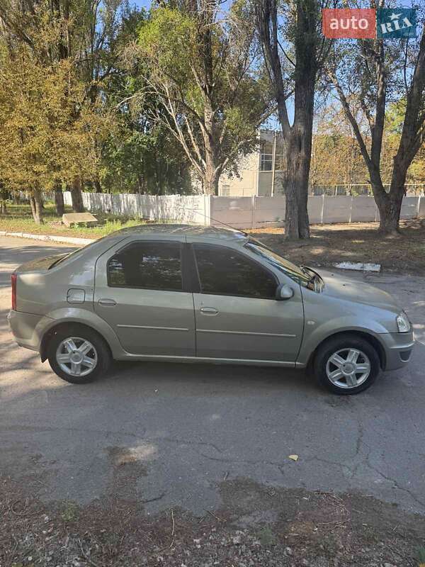 Седан Renault Logan 2011 в Синельниковому