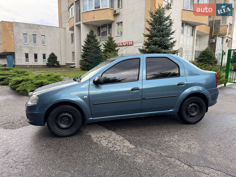 Седан Renault Logan 2010 в Харькове