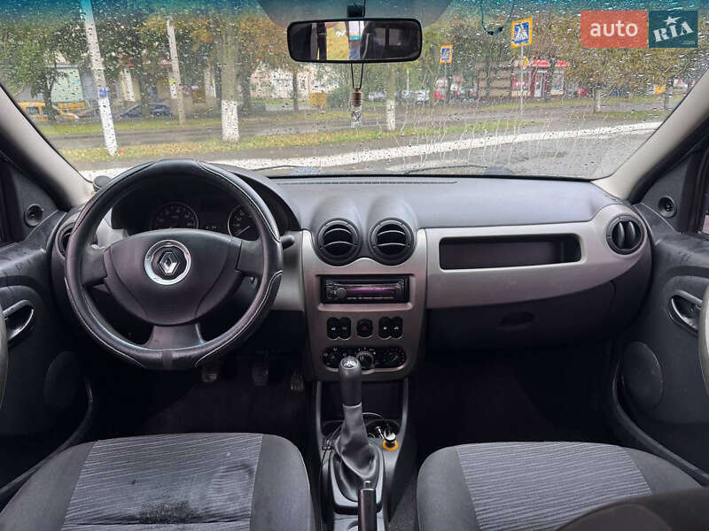 Седан Renault Logan 2010 в Харькове