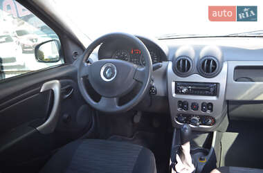 Седан Renault Logan 2010 в 