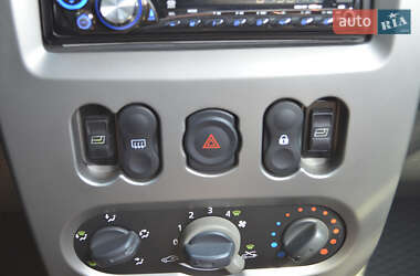 Седан Renault Logan 2010 в 