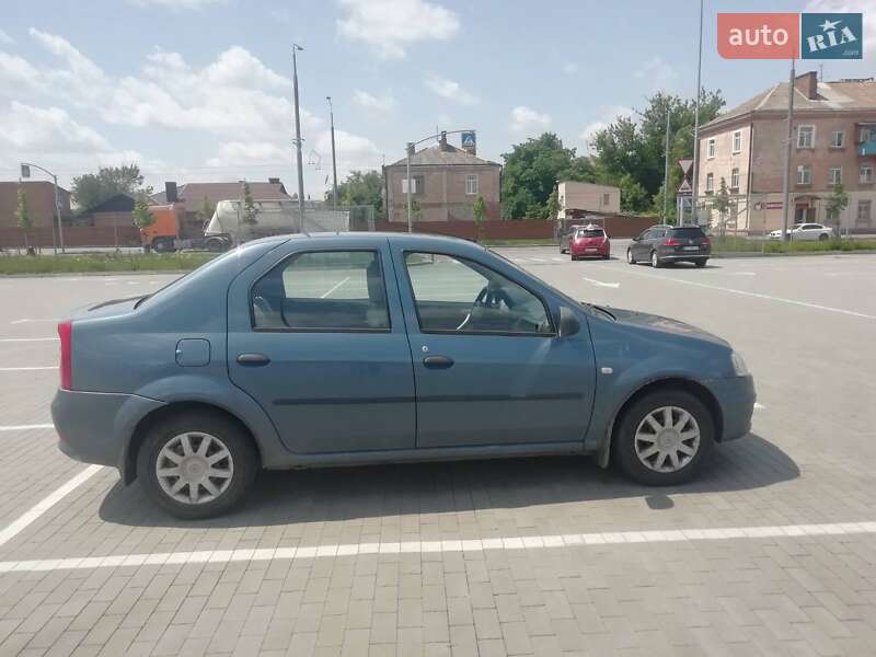 Renault Logan 2011