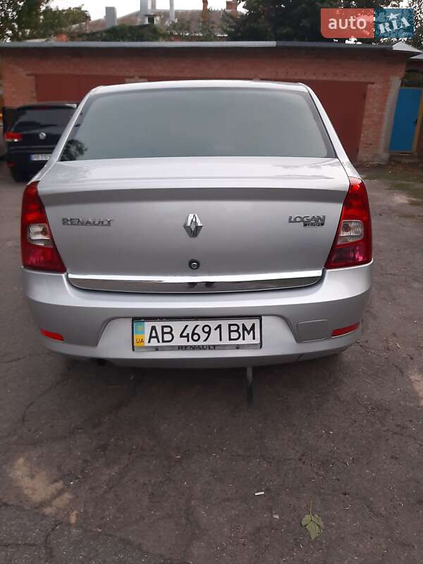 Седан Renault Logan 2012 в Виннице