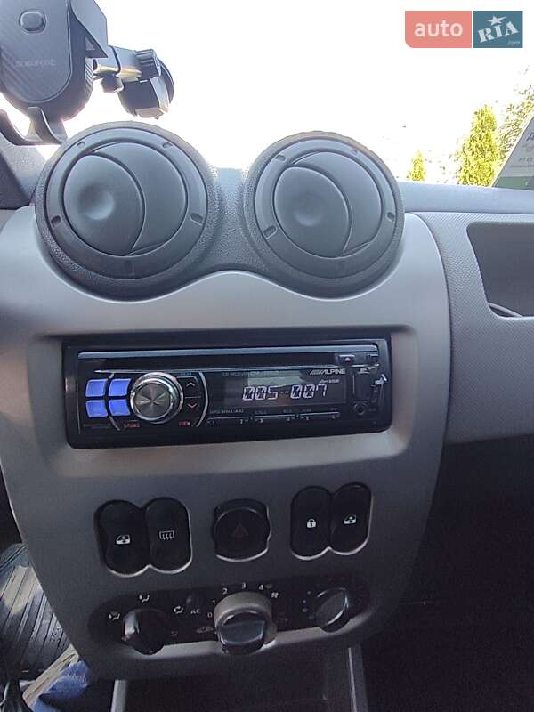 Седан Renault Logan 2011 в Ивано-Франковске