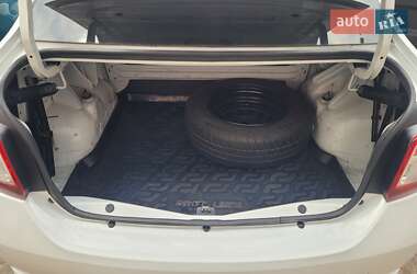 Седан Renault Logan 2014 в 