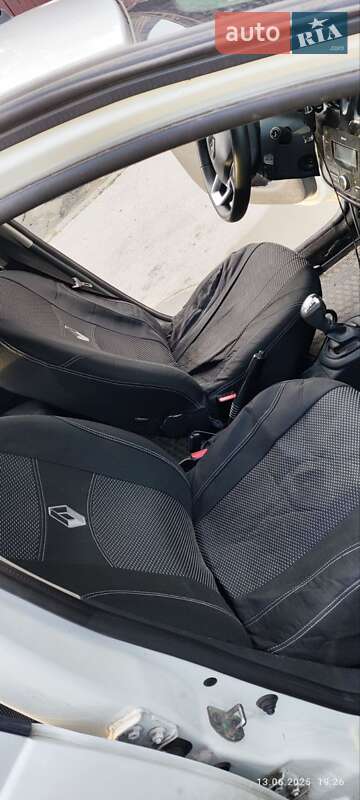 Седан Renault Logan 2018 в Киеве