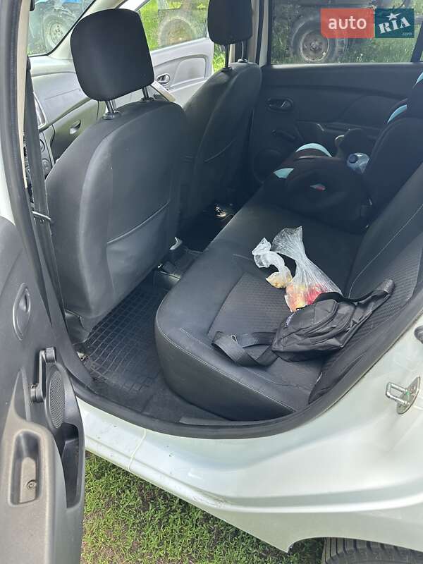 Седан Renault Logan 2019 в Носівці