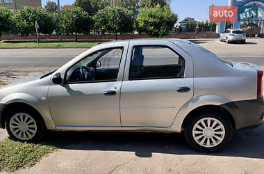 Седан Renault Logan 2011 в 