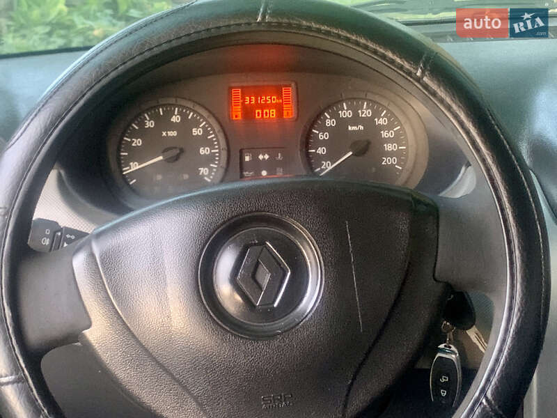 Седан Renault Logan 2011 в Переяславі